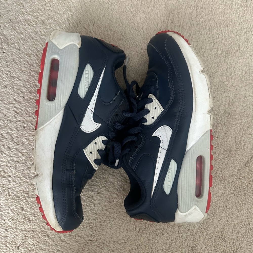 Boys Nike Air Max 90 Sneakers in Navy/Red size 4 youth